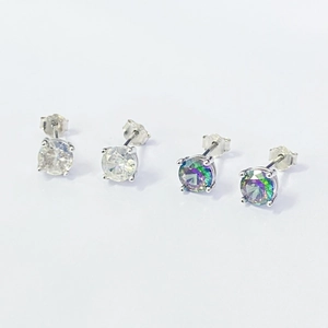 Classic 925 sterling silver four-prong stud earrings with clear and rainbow cubic zirconia