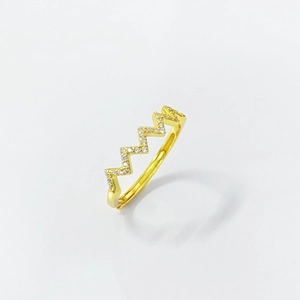 Bague ondulée minimaliste en argent S925 doré avec des zircons étincelants