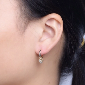 Élégantes boucles d'oreilles créoles en argent S925 avec triple breloque losange pour femme
