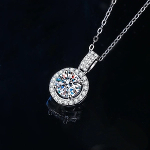 Exquisite S925 sterling silver halo necklace with a brilliant round-cut zircon pendant