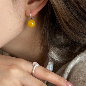 S925 sterling silver yellow agate drop earrings and rose quartz ring on model