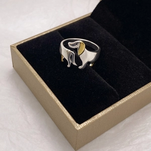 Creative S925 sterling silver dachshund dog ring with dual-tone gold plating for women