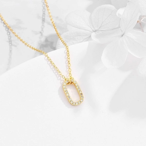 Collier Pendentif Ovale en Argent Sterling 925 Plaqué Or pour Femmes Zirconia Incrusté Géométrique Chaîne de Clavicule Minimaliste