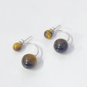 Orecchini a perno in argento S925 con occhio di tigre naturale e design a doppia sfera