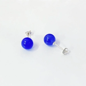 Élégantes boucles d'oreilles en argent S925 avec perles rondes en agate bleue et papillon