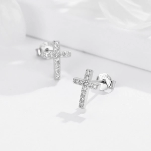 Boucles d'oreilles minimalistes en argent sterling S925 avec zircons scintillants