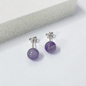 Elegant S925 sterling silver stud earrings featuring natural purple amethyst round beads