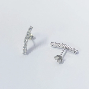 Elegant S925 sterling silver curved crawler earrings with sparkling zircon gemstones