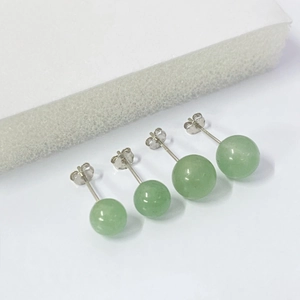 Elegant S925 sterling silver stud earrings featuring round green aventurine gemstones