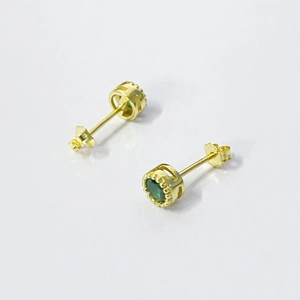 Elegant S925 silver gold-plated stud earrings with round green zircon in crown setting