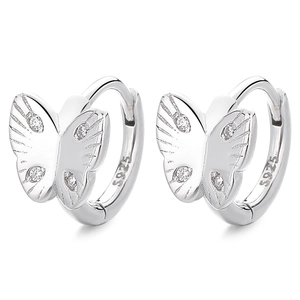 Élégantes créoles papillon en argent sterling 925 avec des accents de zircon brillant