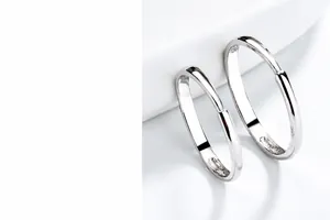 Detail of 925 sterling silver rings showing premium 360-degree mirror polished surface