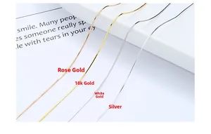 Nahaufnahme der s925 Sterling Silber Schlangenkette in Roségold, 18k Gold, Weißgold und Silber