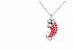 Detailaufnahme der 925 Silberhalskette mit rotem Koi-Fisch Emaille-Anhänger für Glück