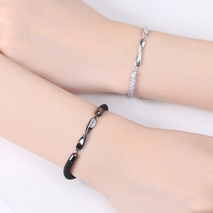 Par de pulseras tejidas de Mobius en plata de ley 925 para regalo de San Valentín