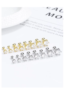 Makro-Detail von 925er Silber Ohrsteckern mit Zirkonia und Schraubverschluss in Gold und Silber