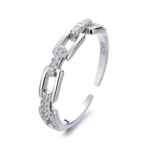 Adjustable S925 sterling silver chain ring with pavé diamonds and 18k gold plating