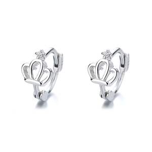 Élégantes boucles d'oreilles créoles couronne en argent 925 avec pierre zircon