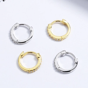 Boucles d'oreilles huggie en argent sterling S925 avec zircons en finitions or et argent