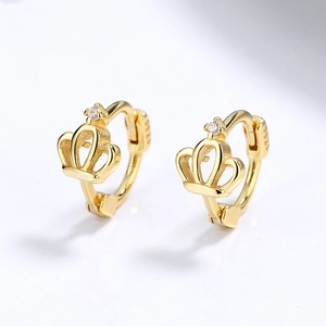 Élégantes créoles couronne en argent S925 plaqué or avec accents de zircon blanc