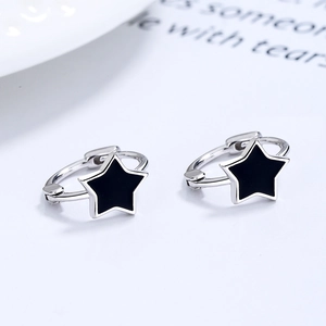 Créoles minimalistes en argent sterling 925 avec design d'étoile en émail noir