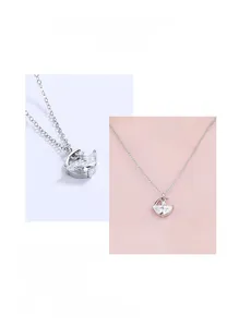Détail du collier en argent sterling 925 avec pendentif en cristal bleu élégant
