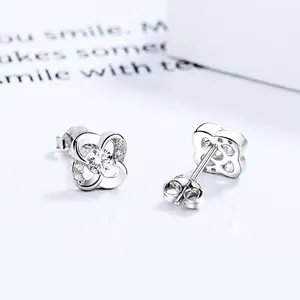 Minimalistische 925 Sterling Silber Kleeblatt Ohrstecker mit funkelndem Zirkonia-Stein