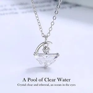 Collier Pendentif Étoile et Lune en Argent Sterling 925 pour Femmes Chaîne Croisée avec Strass Design de Niche Bijoux Cadeau