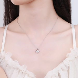 Collier en argent sterling 925 avec pendentif lune et étoile pour femme avec zircon