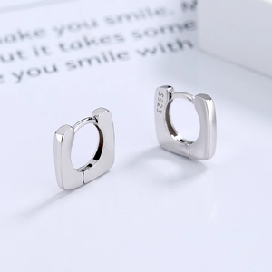 Créoles carrées minimalistes en argent sterling 925 avec finition polie brillante