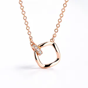 Élégant collier Mobius en argent 925 or rose avec pendentif carré serti de zircons