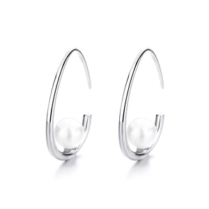 Boucles d'oreilles créoles élégantes en argent 925 avec perles blanches en goutte
