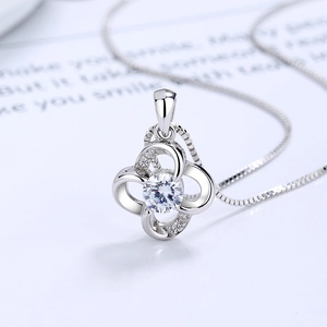 925 Sterling Silver Clover Necklace For Women Zirconia Pendant Elegant Box Chain Niche Design Jewelry Summer Accessory