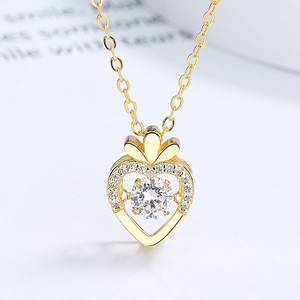 Elegante gouden S925 zilveren ketting met dansende hart hanger en sprankelende zirconia