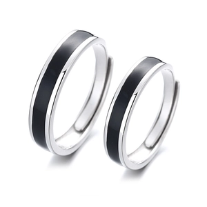 Set di anelli di coppia regolabili in argento 925 con smalto nero e design moderno aperto