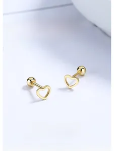 Macro di orecchini a cuore vuoto placcati in oro con chiusura a vite sicura da donna