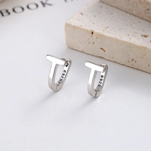 Minimalist S925 sterling silver T-shaped geometric earrings with a polished mirror finish