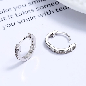 Créoles scintillantes en argent sterling S925 avec pavé complet de zircones