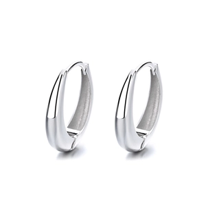 Minimalistische silberne Tropfen-Ohrringe mit Hochglanz-Finish und Klickverschluss