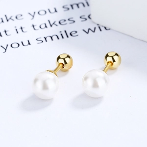 Boucles d'oreilles perles en argent 925 avec fermoir à vis doré au style minimaliste