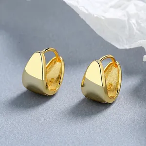 Boucles d'oreilles triangulaires minimalistes en argent sterling S925 avec fini doré