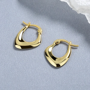 Minimalistische geometrische Dreieck-Ohrringe aus S925 Sterlingsilber mit Goldbeschichtung