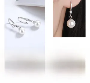 Détail des boucles d'oreilles perles en argent sterling 925 avec crochets zircons