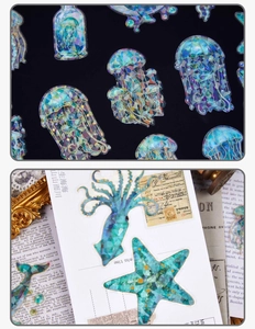 Détails d'autocollants PET mer avec méduses et étoiles de mer aux reflets holographiques
