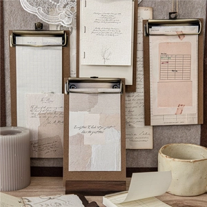 Vintage Klemmbrett-Set aus Holz mit dekorativem Papier und bronzenen Metallklammern