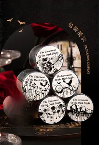 Vue macro de rubans PET gothiques avec crânes et roses pour décoration de scrapbooking