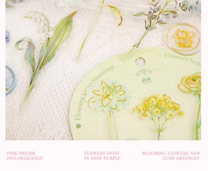 Détail d'autocollants PET floraux avec dorure à l'or et motifs réalistes de marguerites