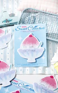 Detail von süßen Haftnotizen in Erdbeereisform mit Farbverlauf für Scrapbooking Deko