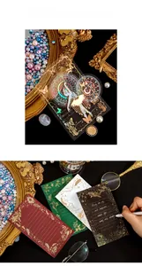 Dettagli di adesivi vintage da balletto e carte dorate con elementi decorativi retrò