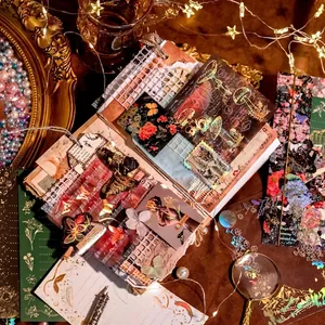 Set di adesivi vintage con farfalle in lamina d'oro e motivi botanici decorativi